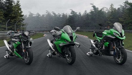 BMW Motorrad tung bộ ba M giới hạn: M 1000 RR, M 1000 R và M 1000 XR nhân dịp trường đua Nürburgring tròn 100 tuổi