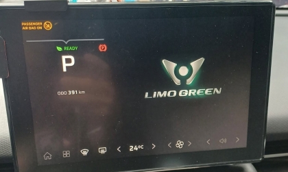 Xe Limo Green sạc xong không bật lên được là lỗi gì thế các bác?