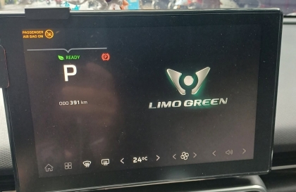 Xe Limo Green sạc xong không bật lên được là lỗi gì thế các bác?