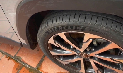 Đã bơm xe nhưng Toyota Corolla Cross vẫn bị cảnh báo lốp là sao?