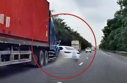 Clip TNGT: Khổ thân bạn học viên, không biết đến bao giờ mới dám quay trở lại học lái xe