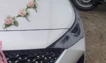 Các bác cho xin cách xử lý đèn trước bị hấp hơi nước của Hyundai Accent?