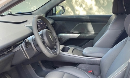 Vinfast MPV 7 có phải bị lỗi phanh tự động ngang dốc không?