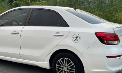 Có cách nào xử lý mùi xăng của Kia Soluto không?