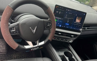 Các bác chỉ giáo giúp em vấn đề điều hòa xe VinFast VF7 với!