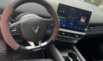 Các bác chỉ giáo giúp em vấn đề điều hòa xe VinFast VF7 với!