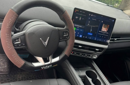 Các bác chỉ giáo giúp em vấn đề điều hòa xe VinFast VF7 với!