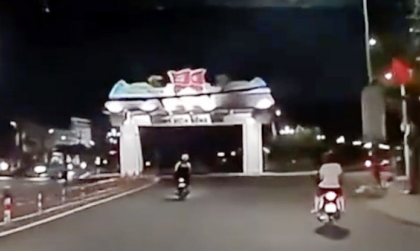 Clip TNGT: Ơ kìa em, giờ này còn vào đó làm gì, ơ hay...