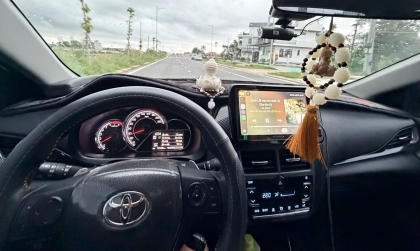 Cốp để đồ của Vios có tiếng rè là bị sao nhỉ?
