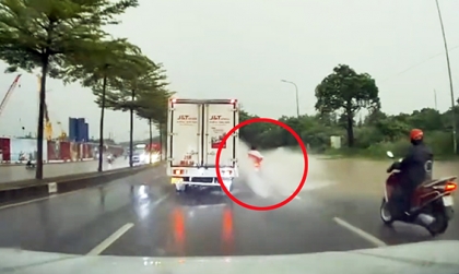  Clip TNGT: Các em tập trung nhé, anh chỉ làm mẫu một lần thôi nhé.