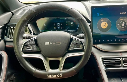 Tình trạng xi nhan xe BYD Sealion 6 có phải bị lỗi?