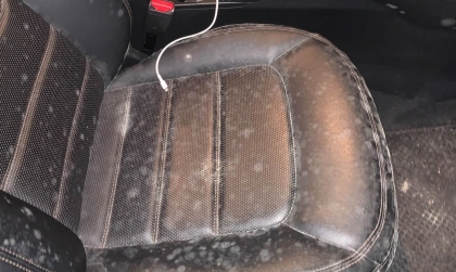 Xin các bác chỉ giúp cách làm sạch ghế da Mazda CX-5 bị mốc với!