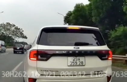  Clip: Anh Ford Everest lại ít xem mạng rồi