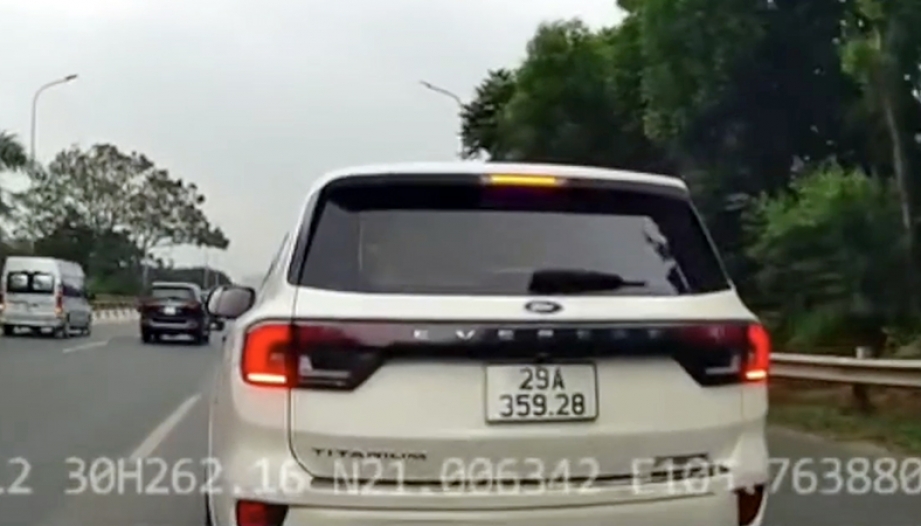  Clip: Anh Ford Everest lại ít xem mạng rồi