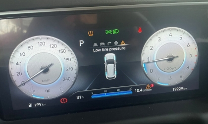 Xe Hyundai Tucson báo lỗi dù lốp bơm căng là sao các bác?