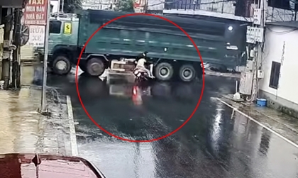 Clip TNGT: Ông bà độ tất tay pha này...