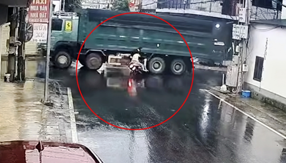 Clip TNGT: Ông bà độ tất tay pha này...