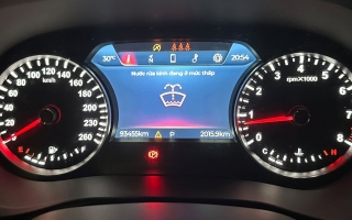 Xe Vinfast Lux A đổ đầy nước rửa kính vẫn báo lỗi là bị sao?
