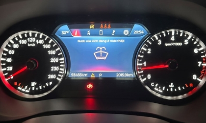 Xe Vinfast Lux A đổ đầy nước rửa kính vẫn báo lỗi là bị sao?