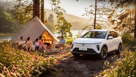 Đưa cả nhà đi thử VinFast VF MPV 7, khách hàng Hà Nội quyết định lên đời xe 7 chỗ