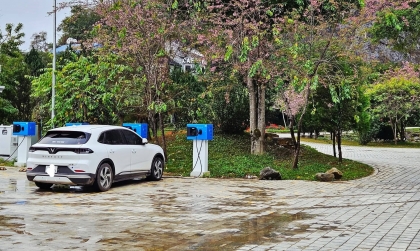 Xin các bác đi Vinfast VF8 chú ý vấn đề khung gầm xe