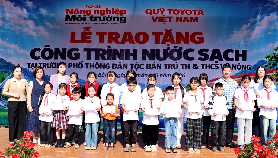 Đóng góp xã hội: Quỹ Toyota Việt Nam bàn giao công trình nước sạch học sinh dân tộc miền núi tỉnh Cao Bằng