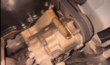 Volkswagen Polo bị ẩm dầu thế này thì khắc phục sao?