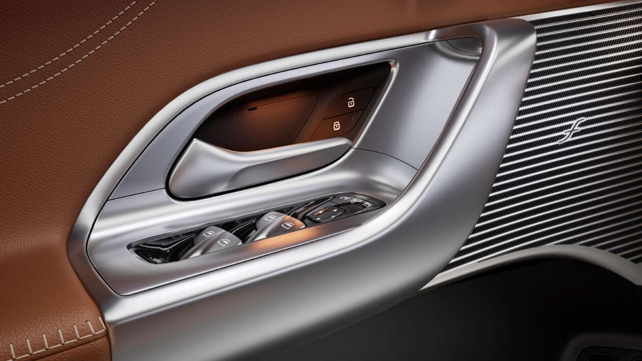 Mercedes-Benz hé lộ nội thất GLC EQ 2026: Lột xác hoàn toàn với màn hình siêu lớn
