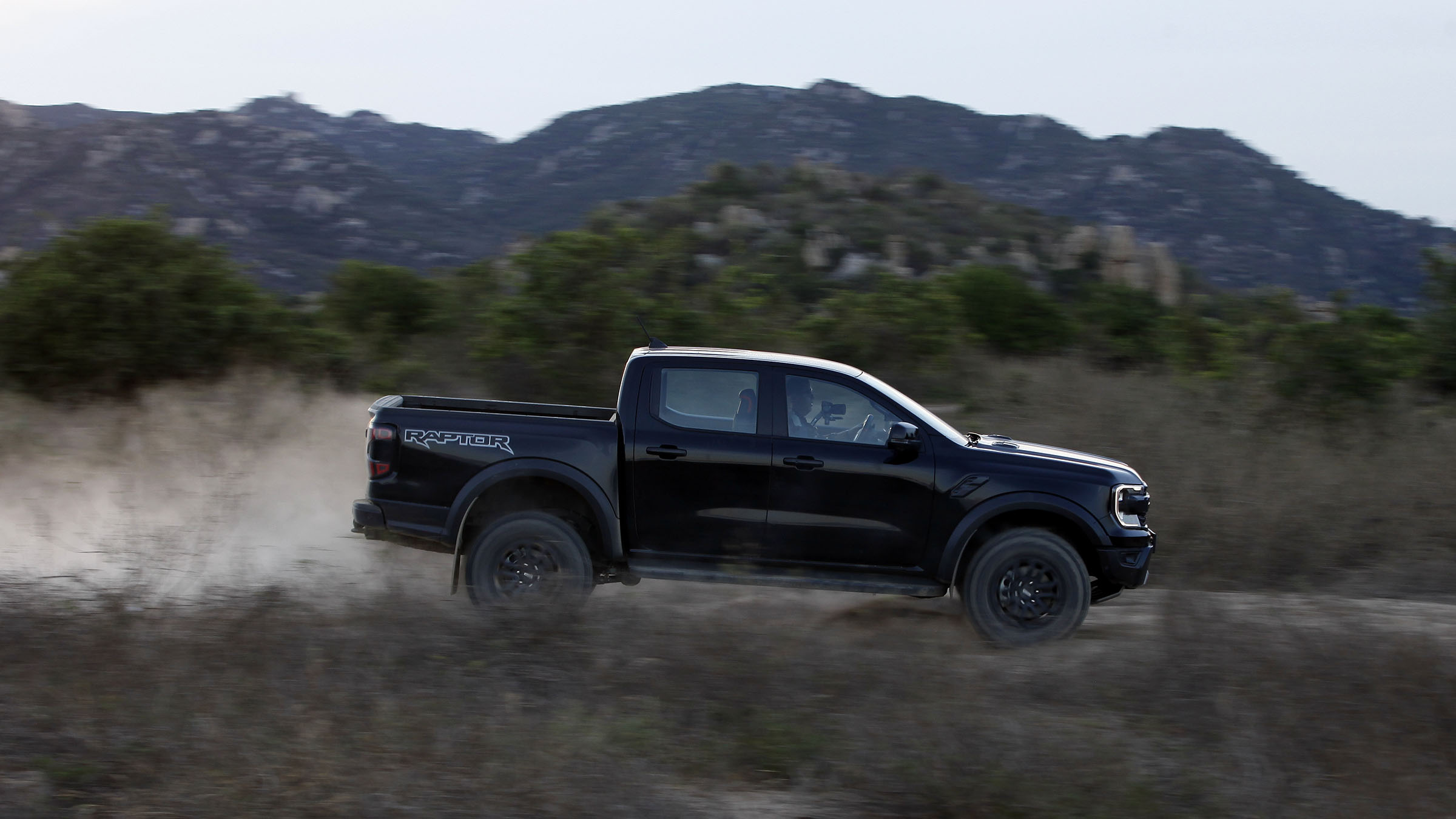Ford Rapter Ranger Tan Ford Ranger Raptor thế hệ mới – Đạp hết ga để tận hưởng giá trị