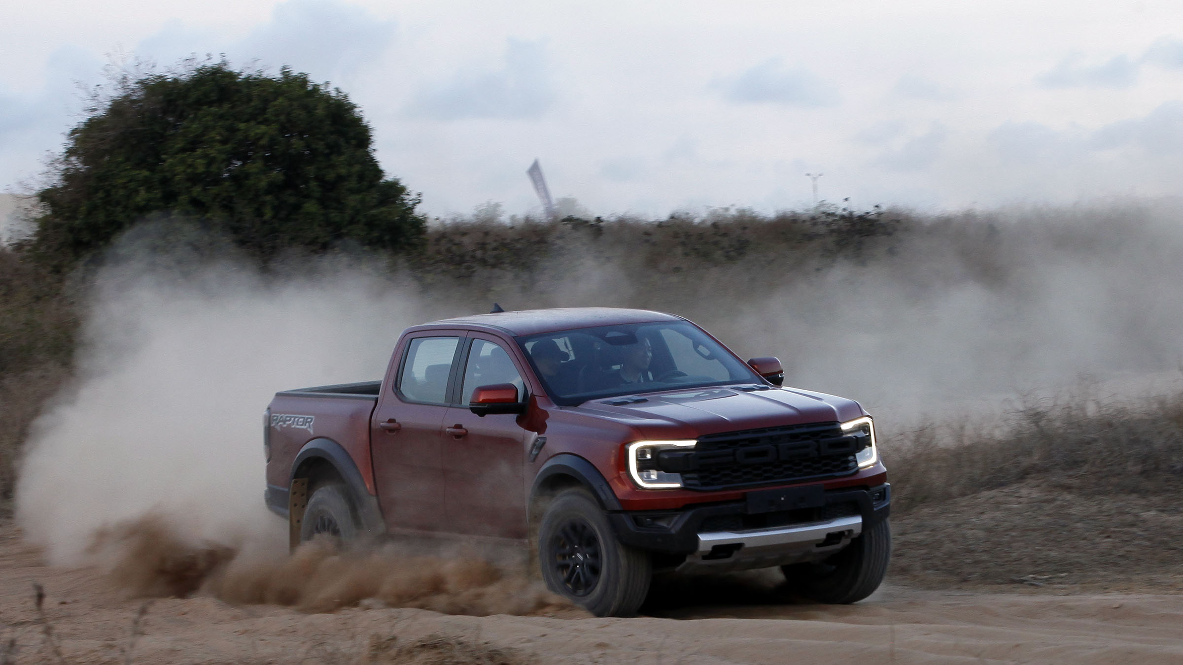 Ford Rapter Ranger Tan Ford Ranger Raptor thế hệ mới – Đạp hết ga để tận hưởng giá trị